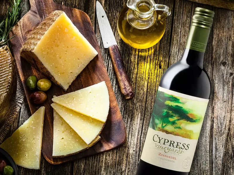 Harmonização de queijos duros e vinhos zinfandel