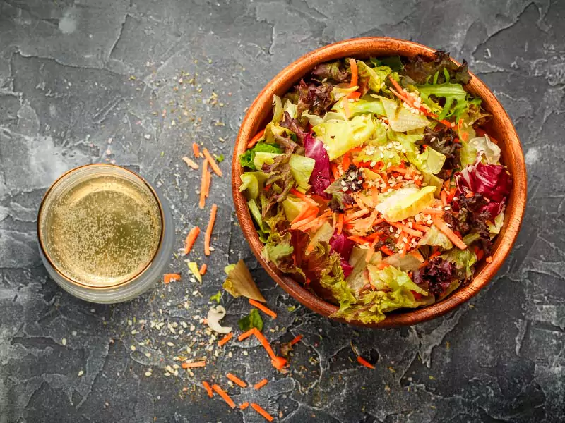 Como harmonizar vinhos espumantes com salada de folhas